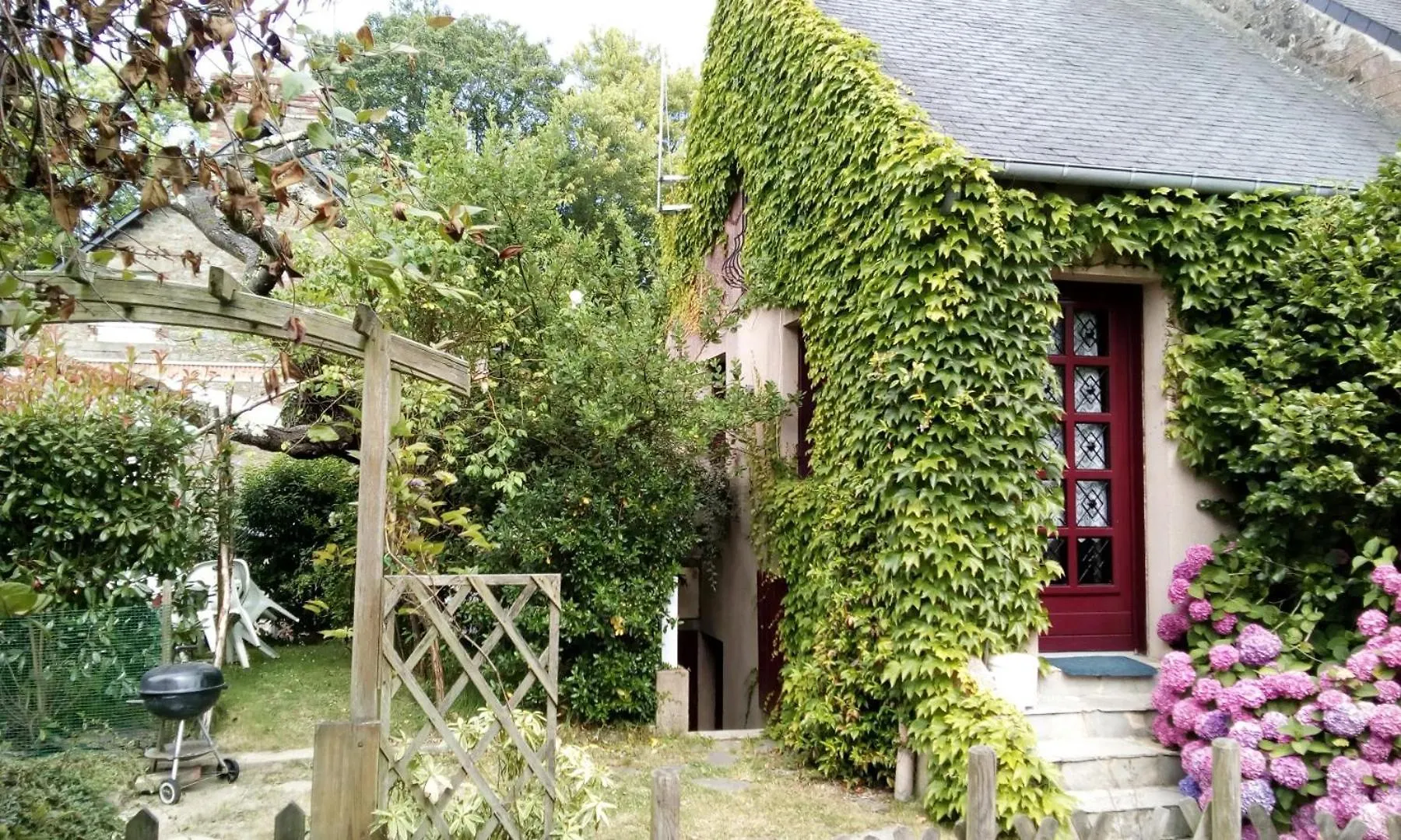 Semesterbostad Maison Kaoz Korriganez La Boussac